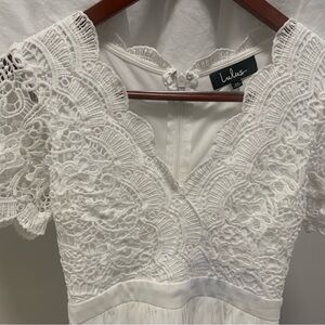 Lulu's XS white Lace Accent Vneck party dress EUC